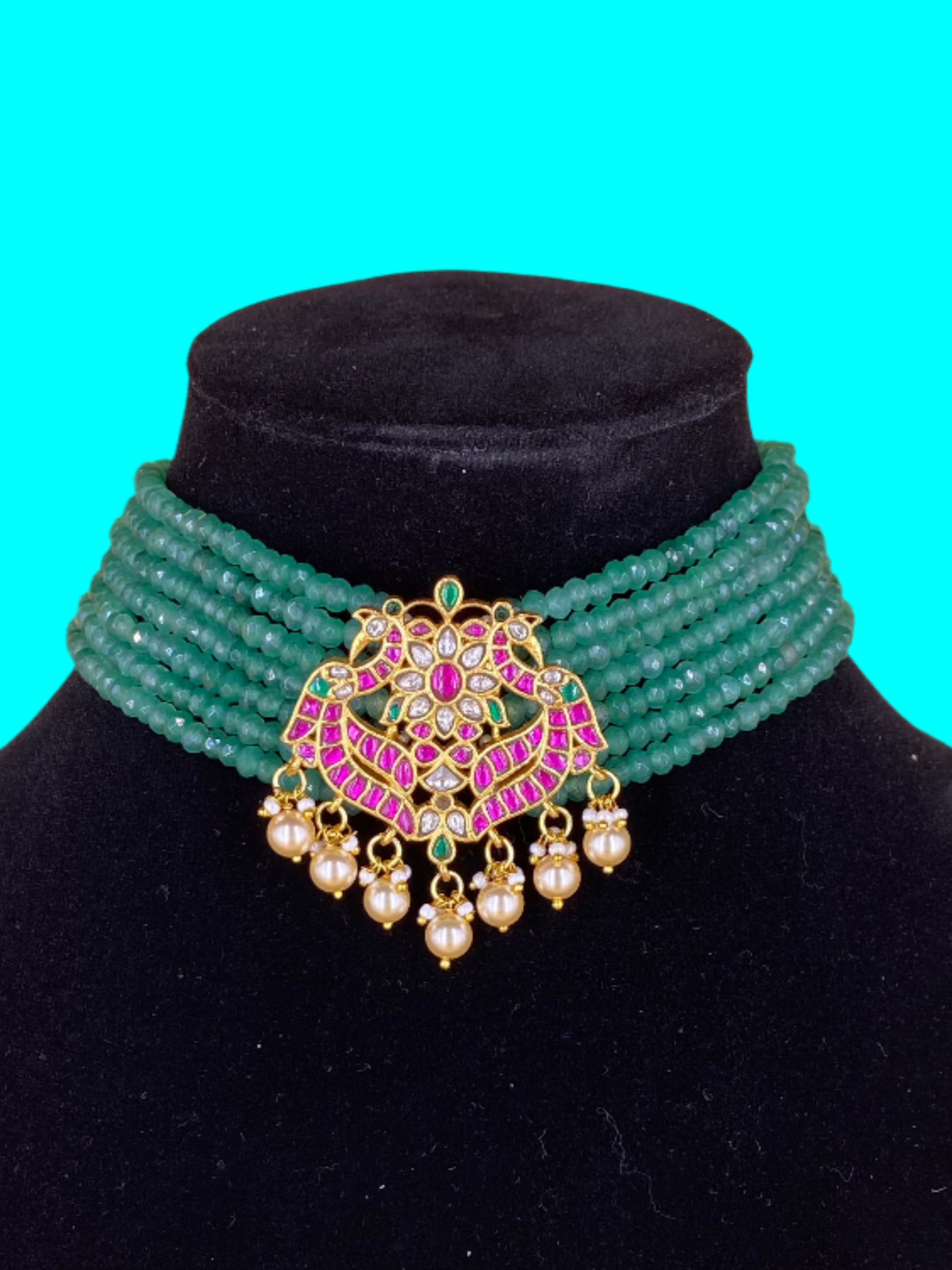 SONALI GREEN BEADS CHOKER WITH KUNDAN PENDENT