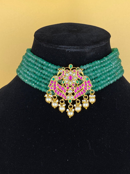 SONALI GREEN BEADS CHOKER WITH KUNDAN PENDENT