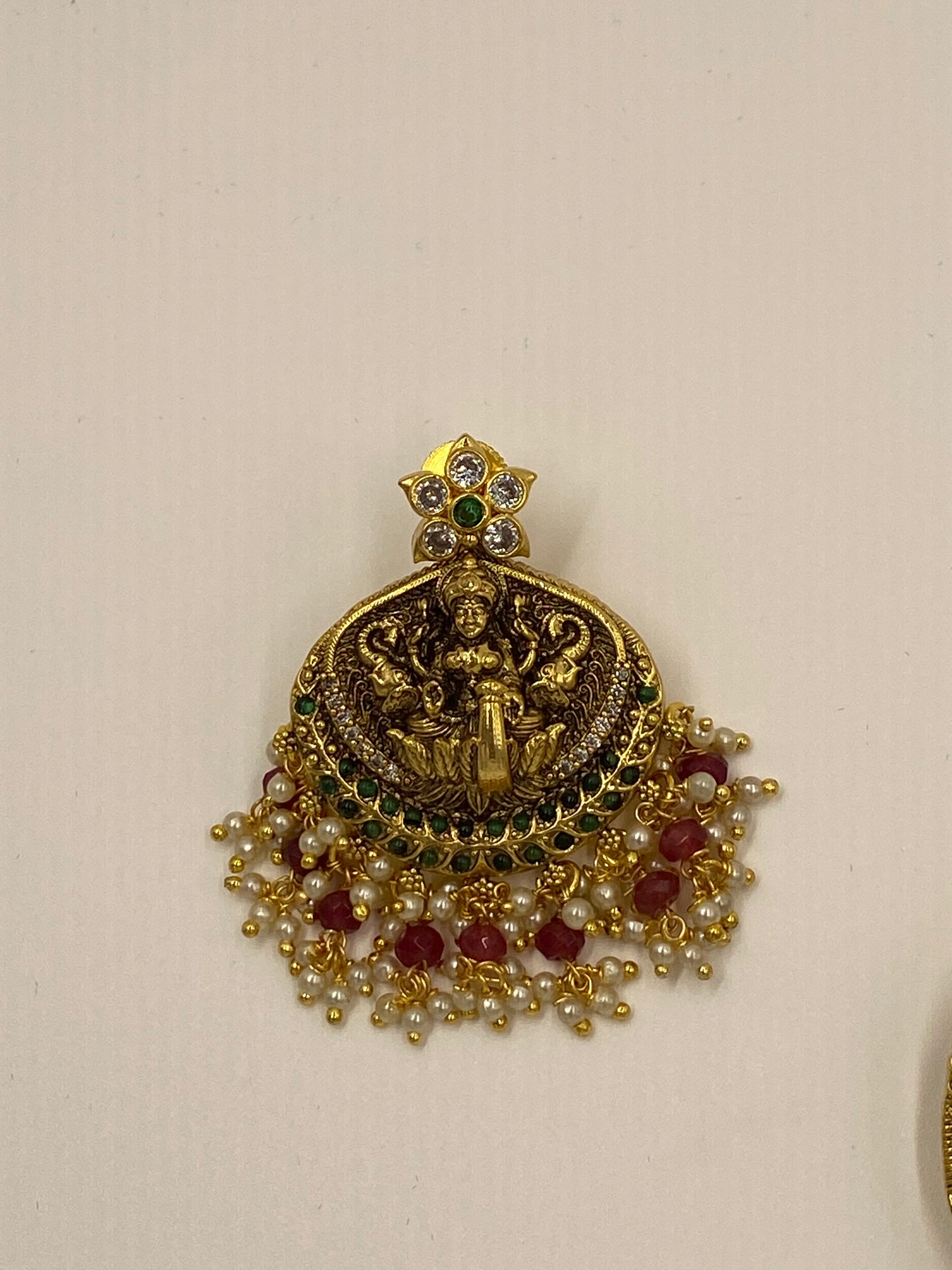 ANTIQUE LAKSHMI DEVI PENDENT WITH EARRINGS